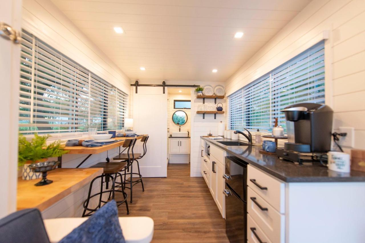 Bellmead The Bluebonnet-Tiny Container Home Country Setting 12 Min To Downtown المظهر الخارجي الصورة